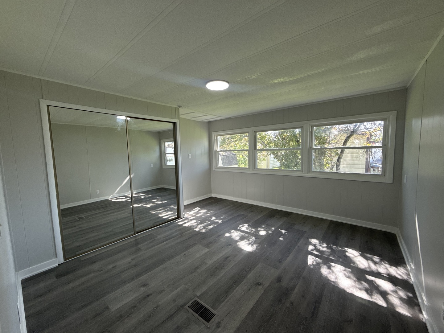 320 Pleasant Terrace Property Photo 18