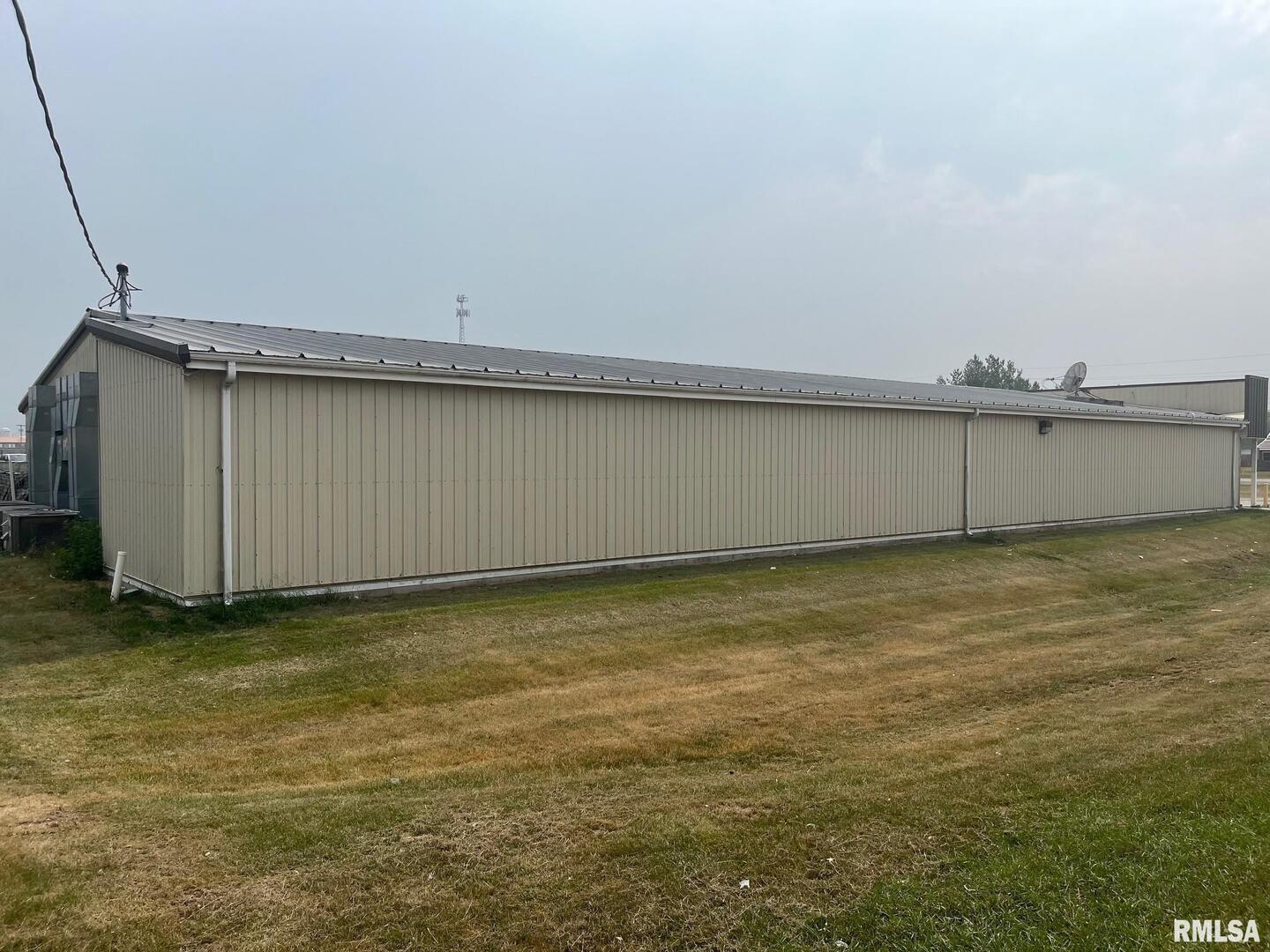 702 N Highway 61 Property Photo 4