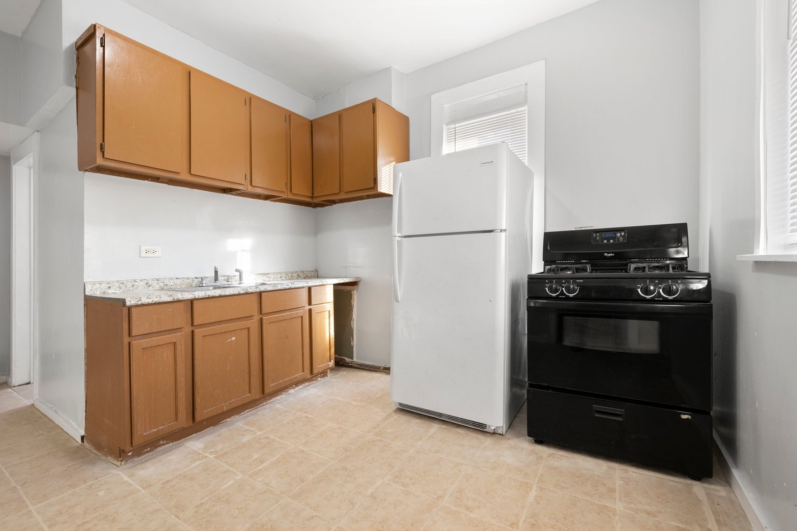7842-7844 S Union Avenue Property Photo 37