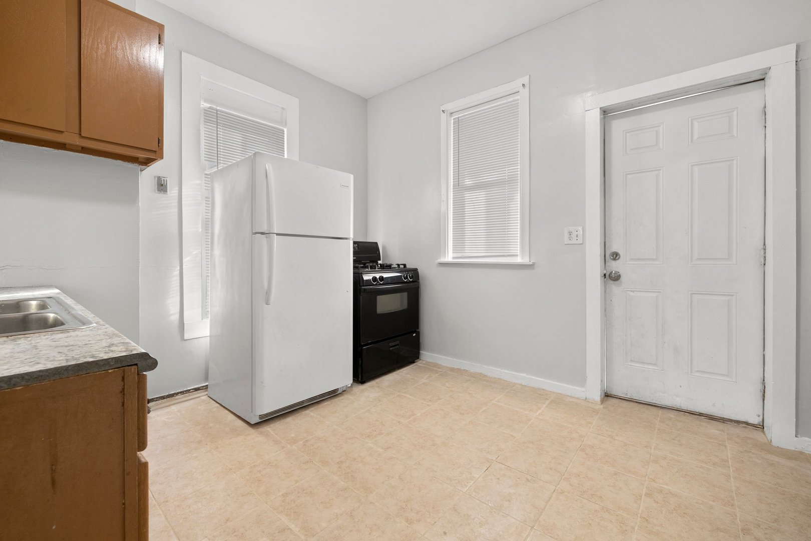 7842-7844 S Union Avenue Property Photo 38