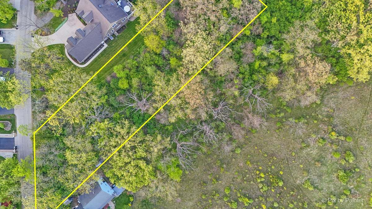 806 Wauconda Road Property Photo 1
