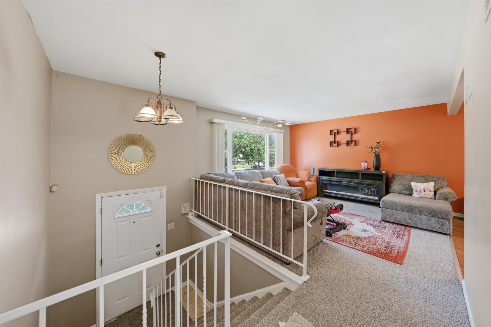 5101 Riverside Drive Property Photo 3