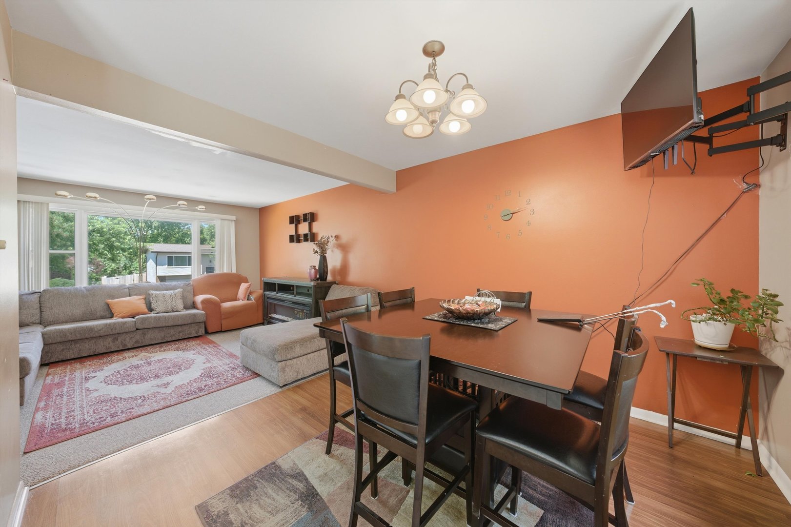5101 Riverside Drive Property Photo 6