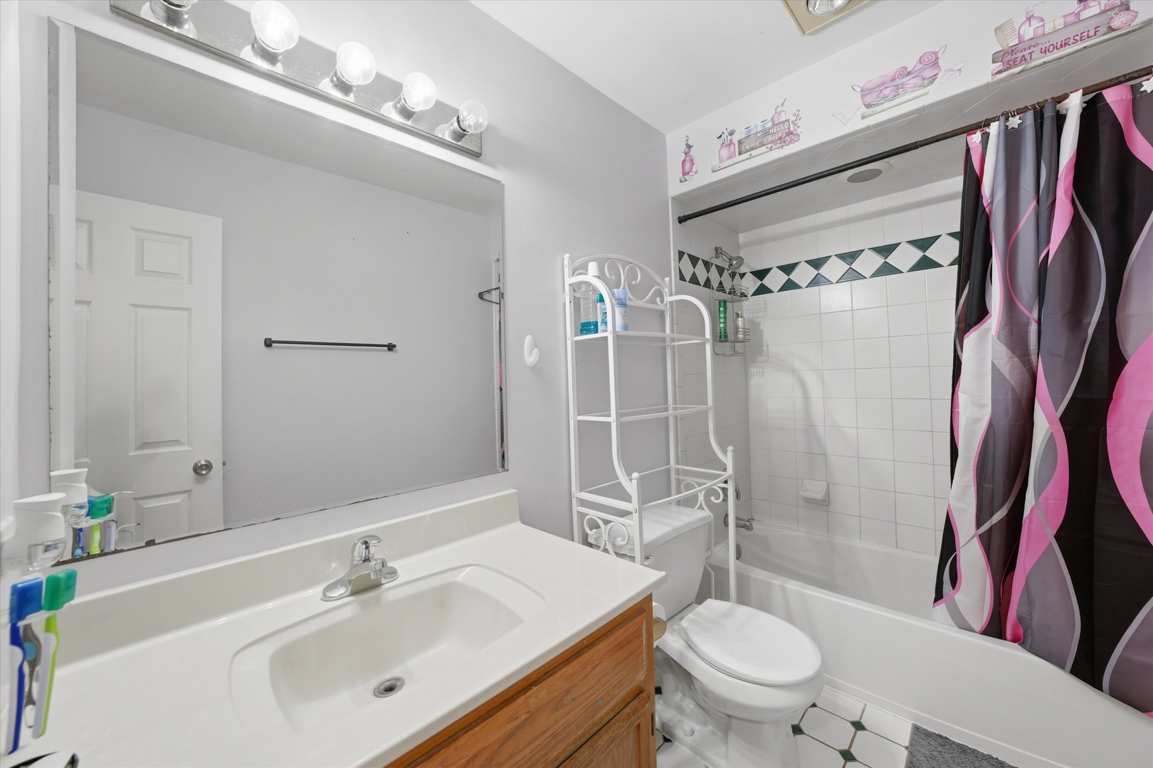 5101 Riverside Drive Property Photo 14
