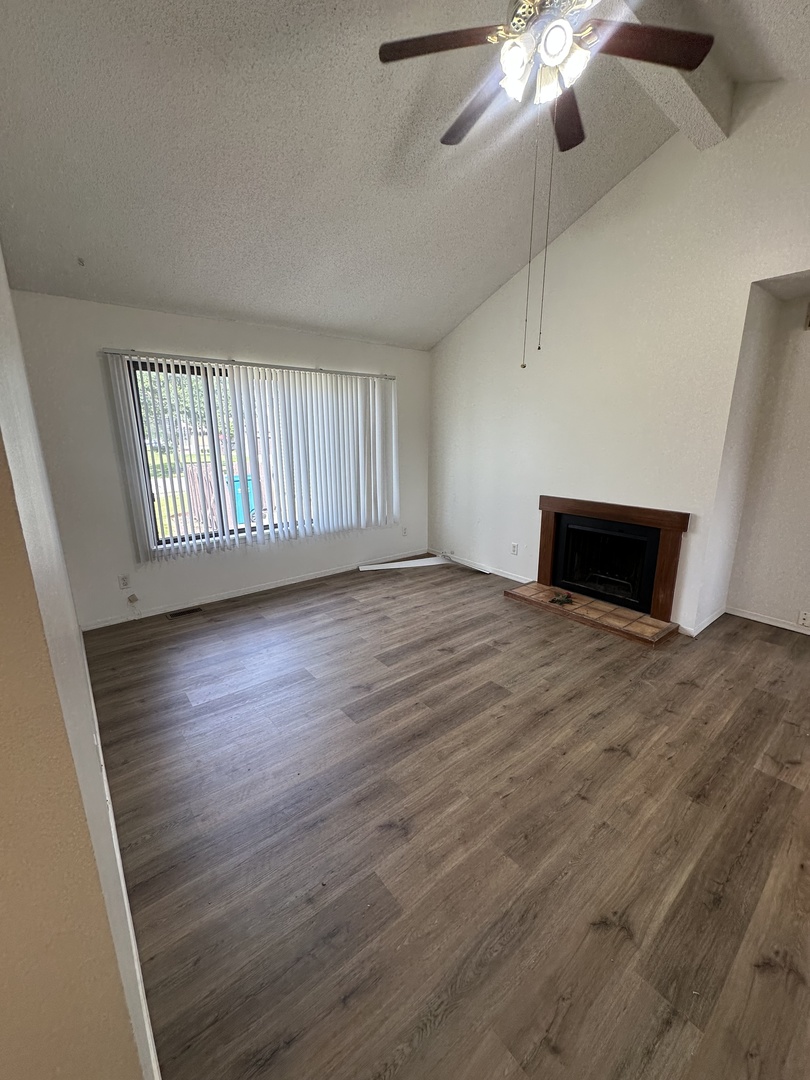 906 Pomona Drive 906 Property Photo 3