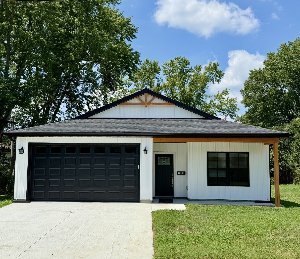1108 Midway Court Property Photo 1
