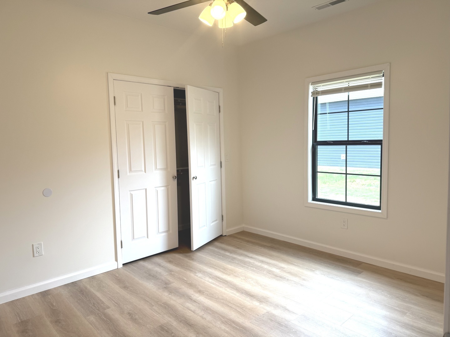 1108 Midway Court Property Photo 12