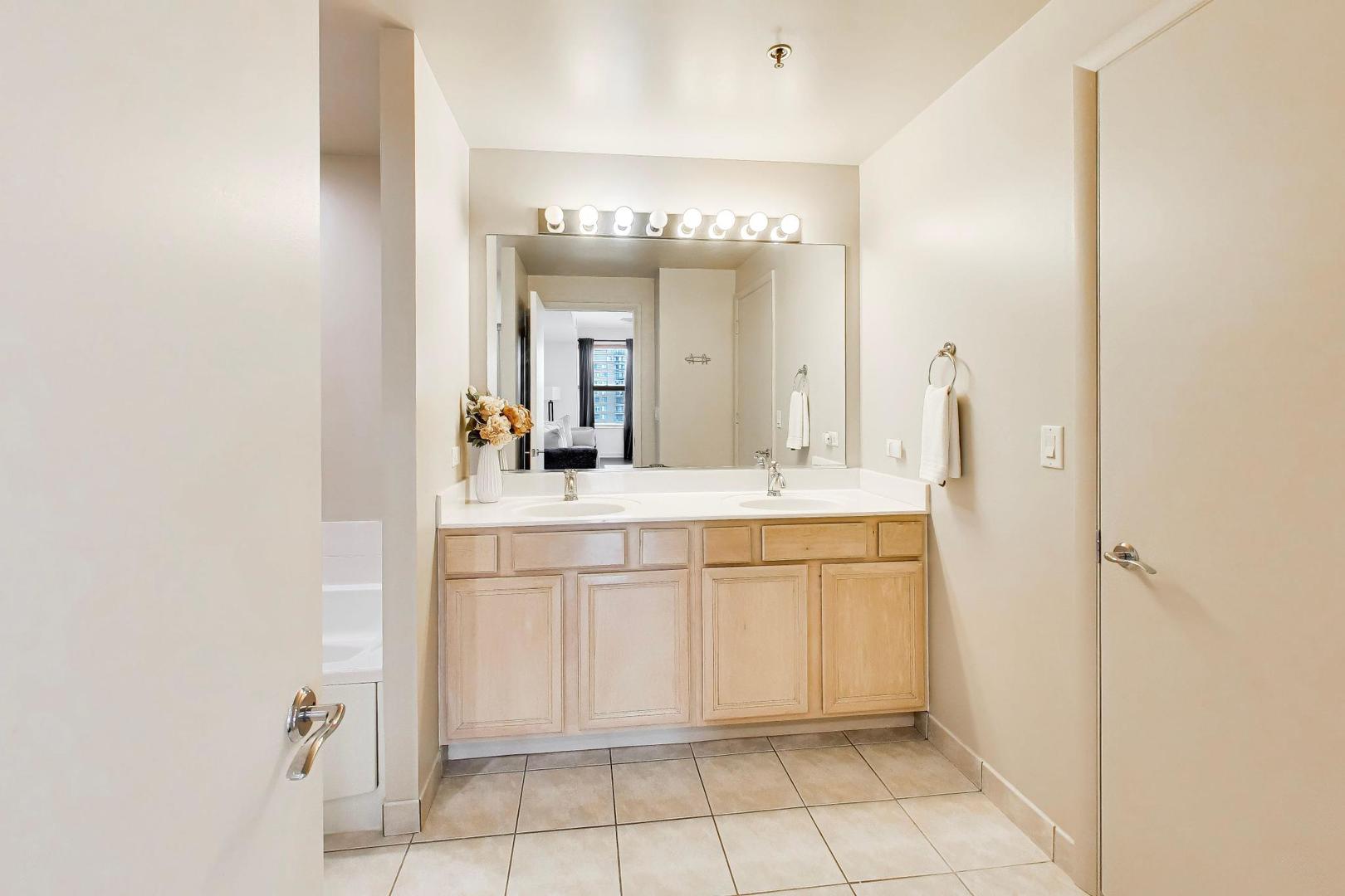 77 S Evergreen Avenue 806 Property Photo 13