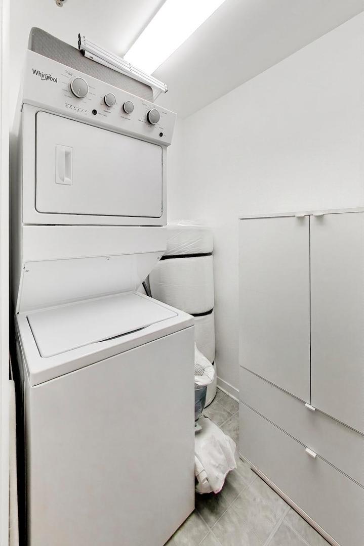 77 S Evergreen Avenue 806 Property Photo 19