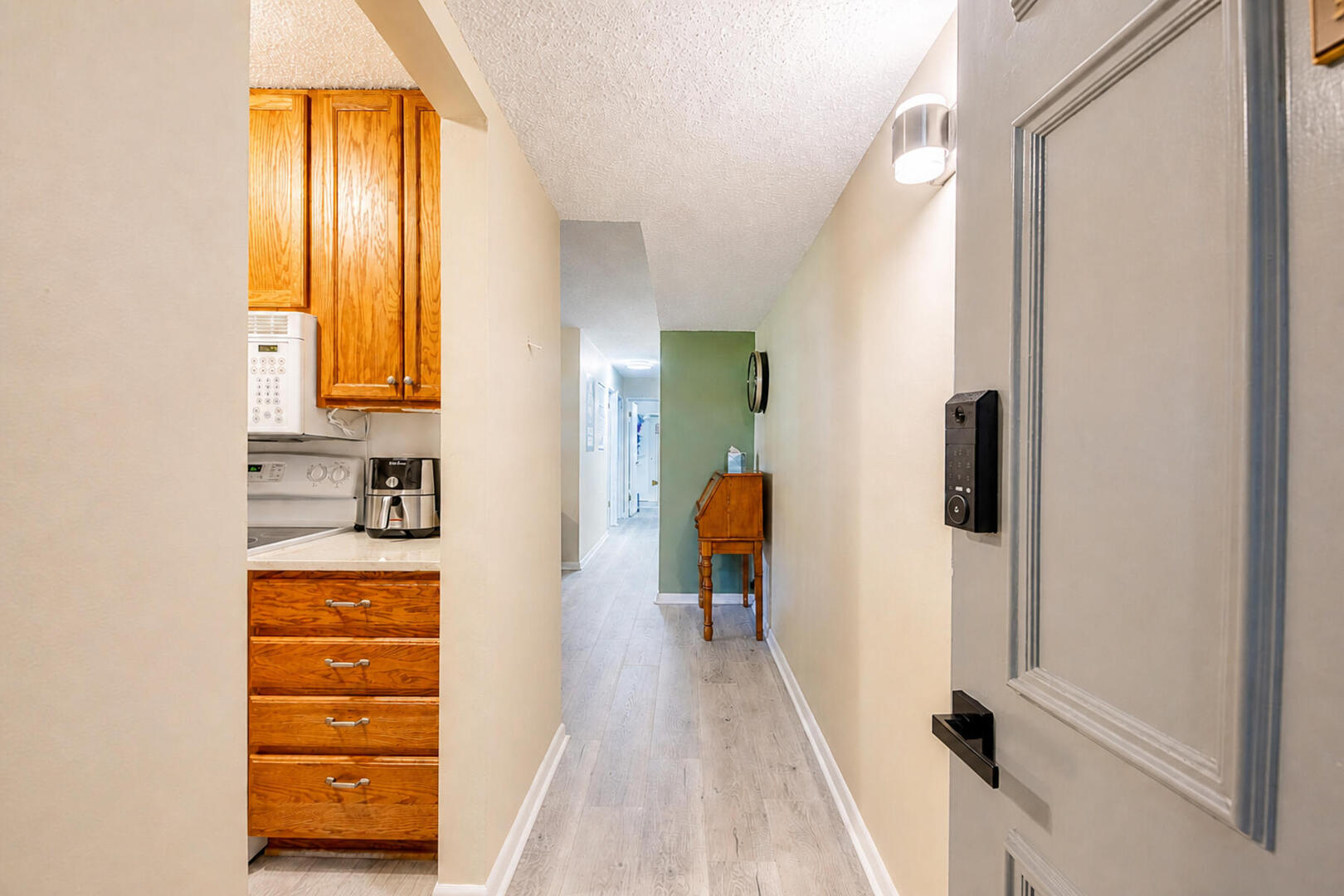 511 Broadway Avenue 101 Property Photo 2