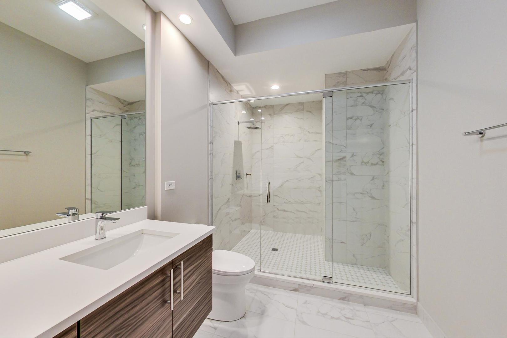 8025 Skokie Boulevard 302 Property Photo 9