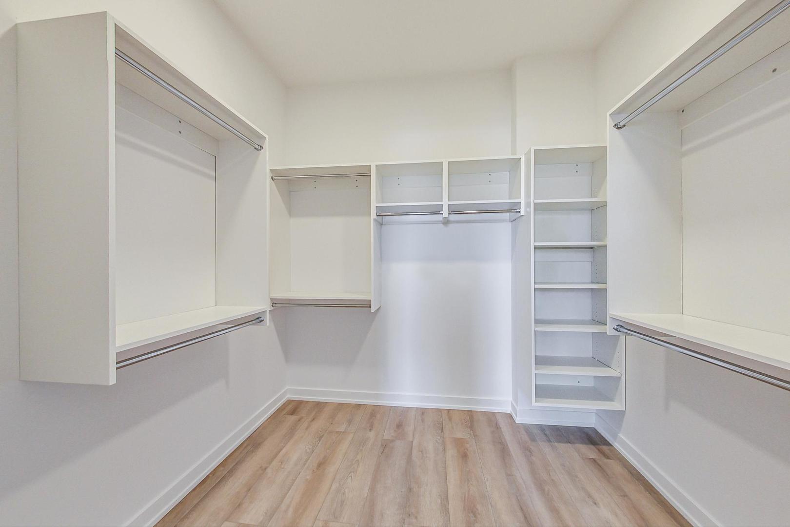 8025 Skokie Boulevard 302 Property Photo 12