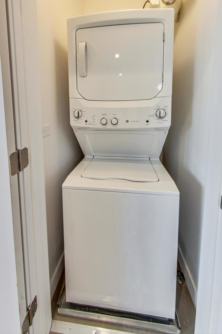 8025 Skokie Boulevard 302 Property Photo 13