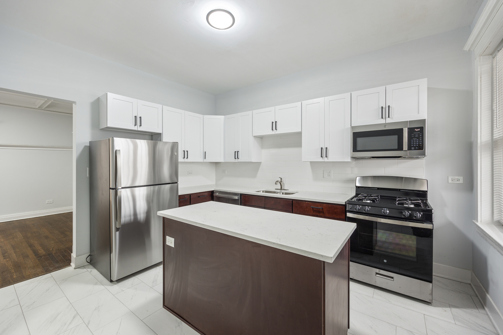 5439 S Indiana Avenue 2 Property Photo 8