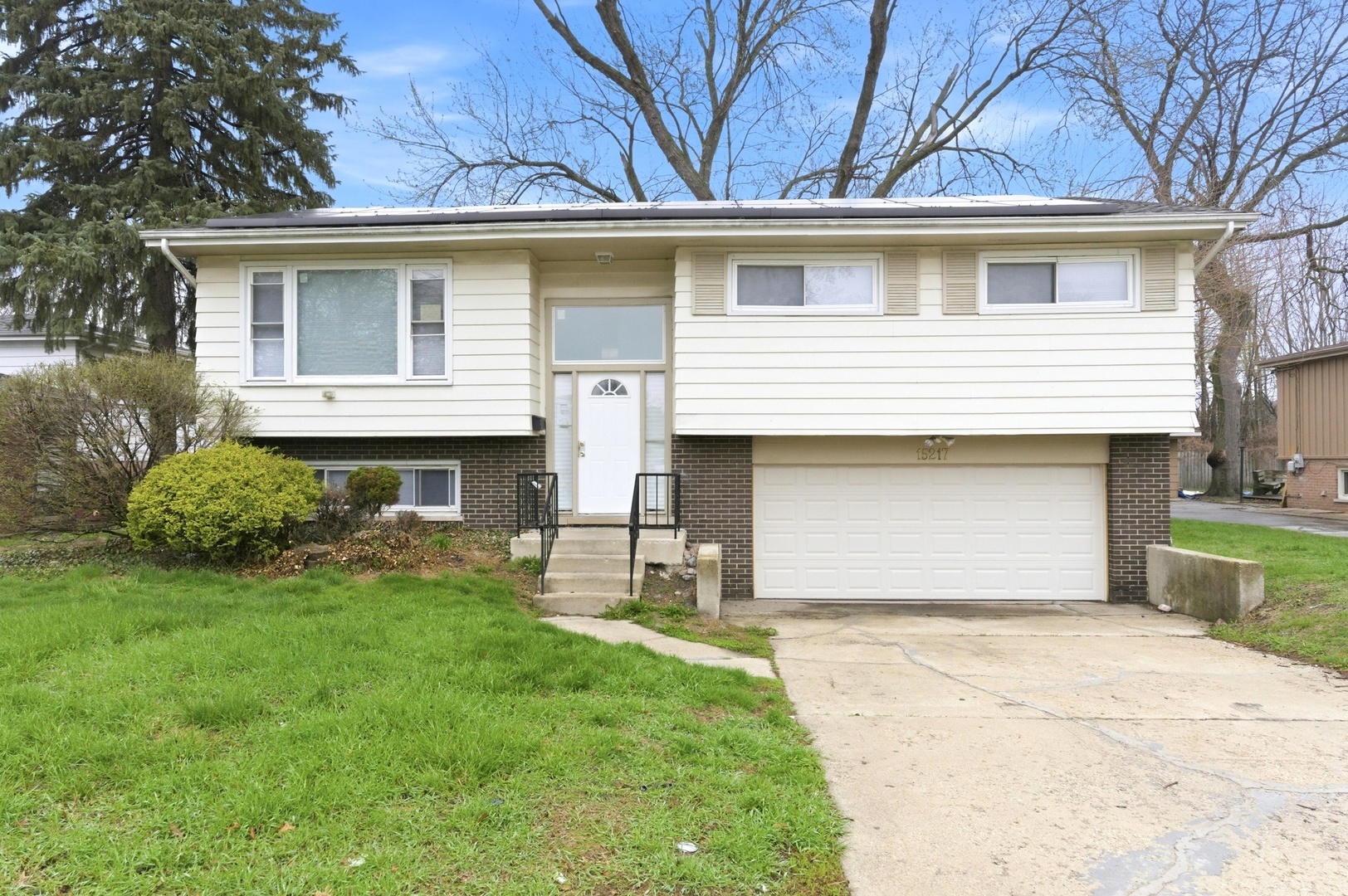 15217 Waterman Drive Property Photo 1