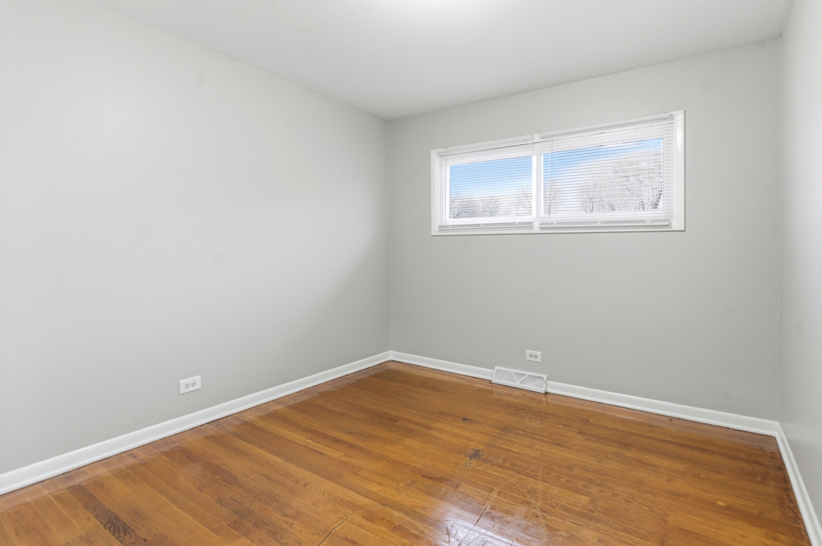 15217 Waterman Drive Property Photo 12