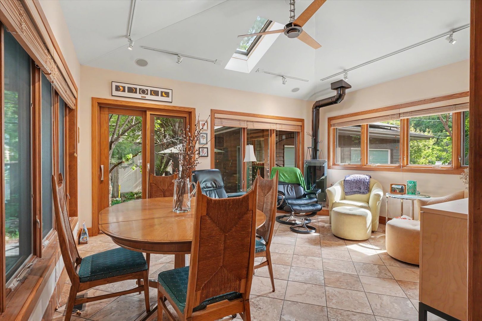 610 W Florida Avenue Property Photo 24