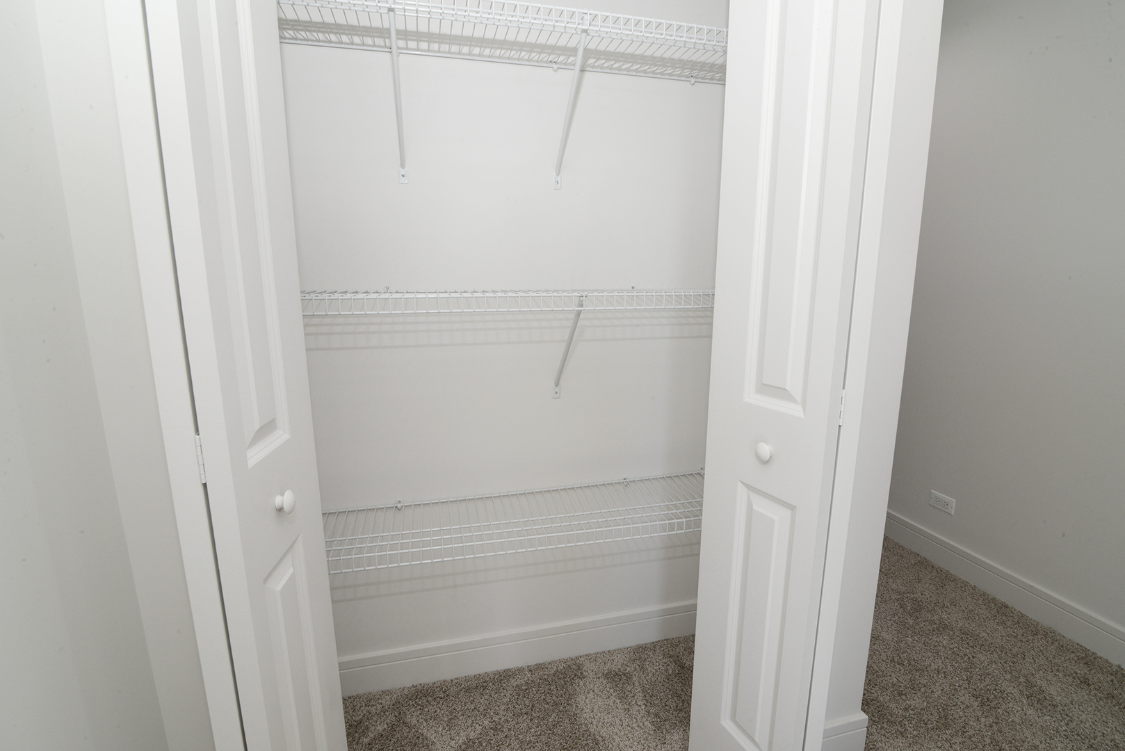 212 Walnut Street E Property Photo 22