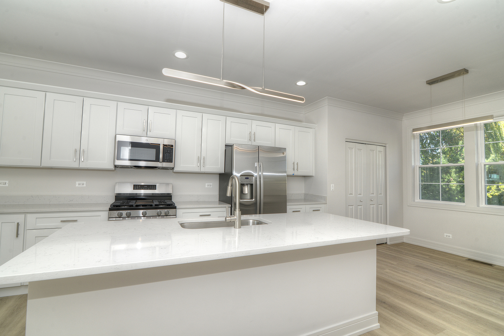 212 Walnut Street E Property Photo 29