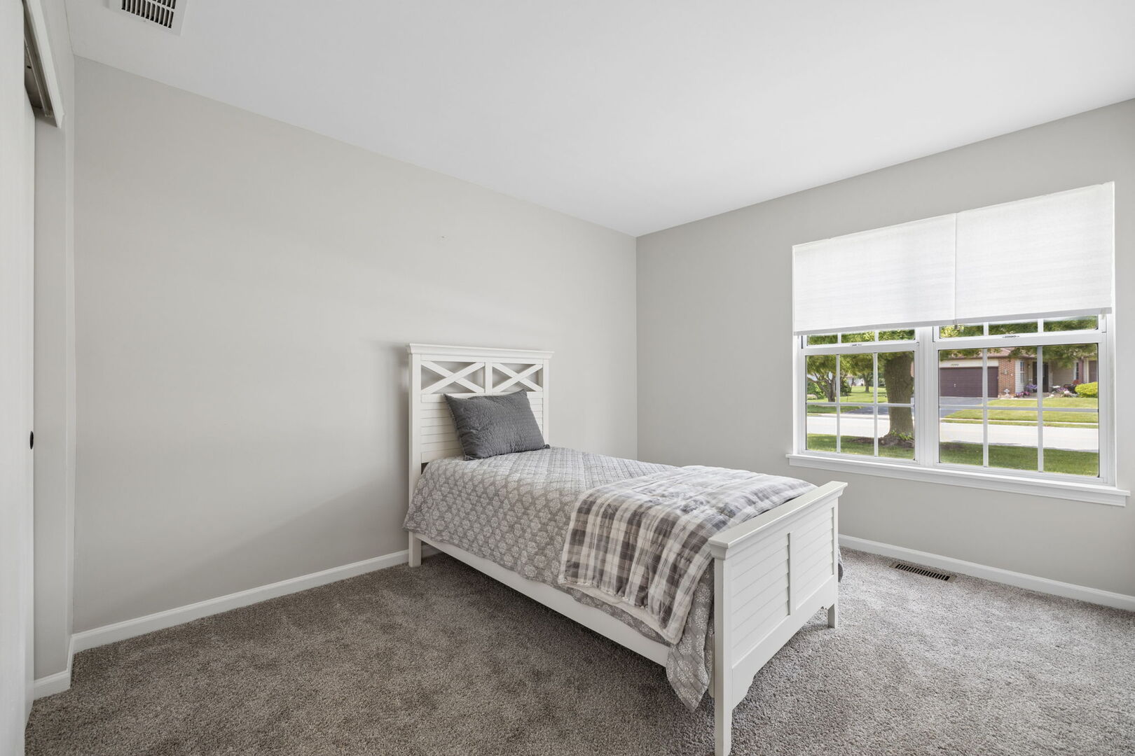 13743 S Magnolia Drive Property Photo 13