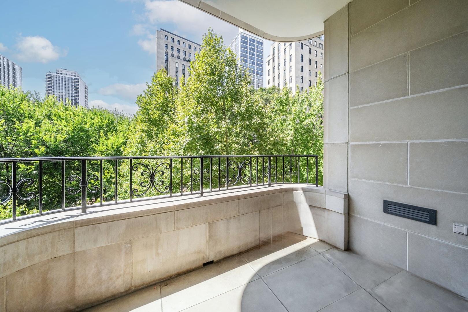 65 E Goethe Street 3w Property Photo 25