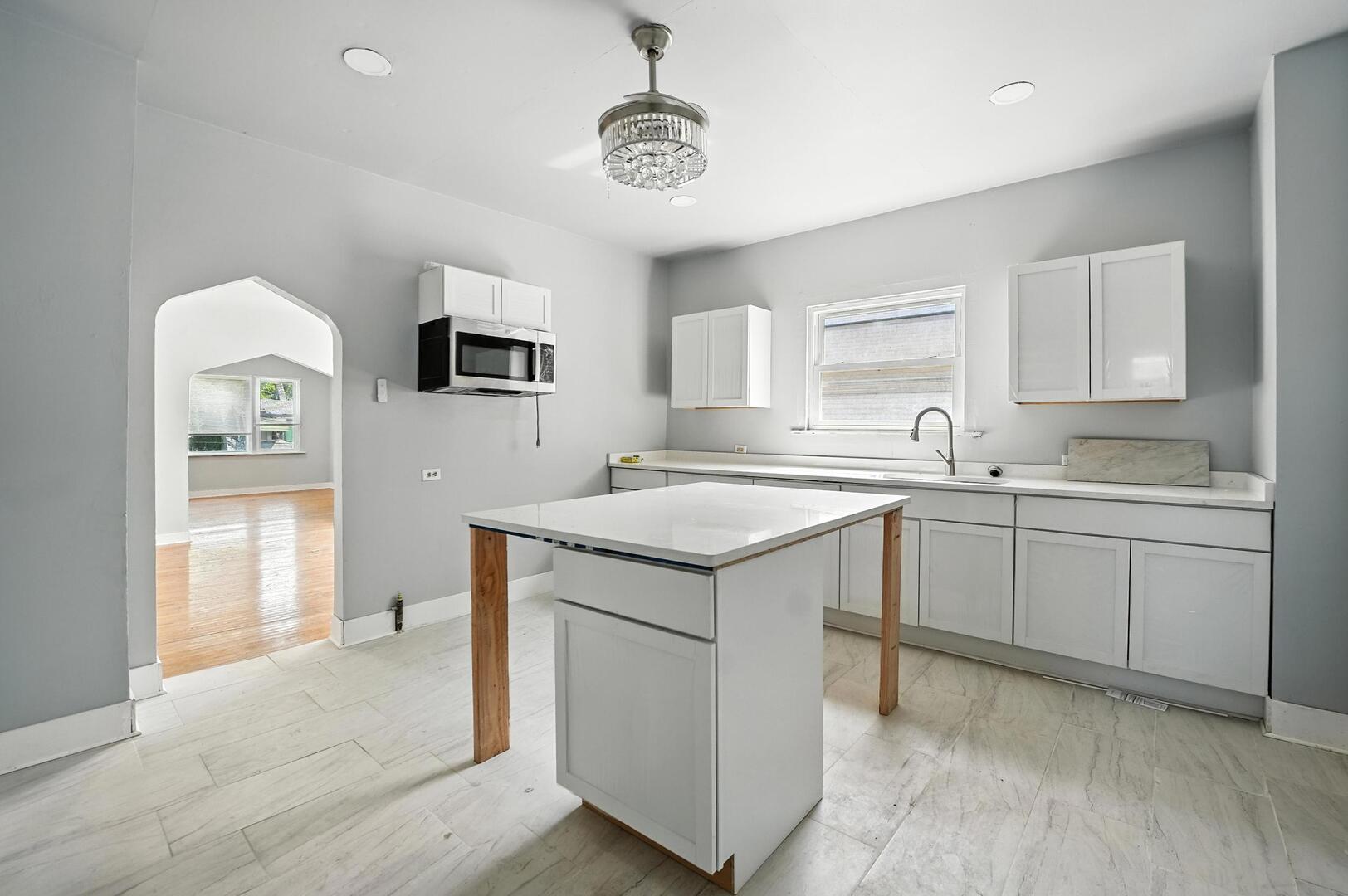 307 E 136th Place Property Photo 14