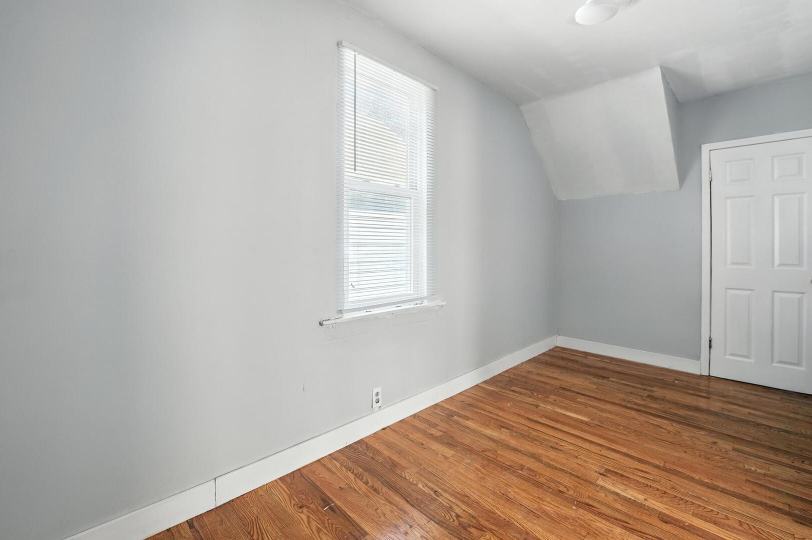 307 E 136th Place Property Photo 16