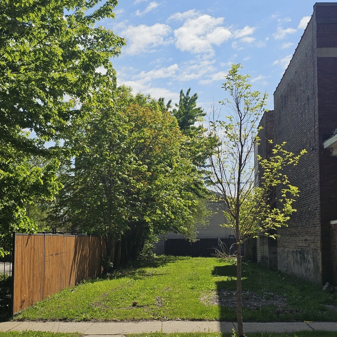 6507 S MARSHFIELD Avenue Property Photo 1