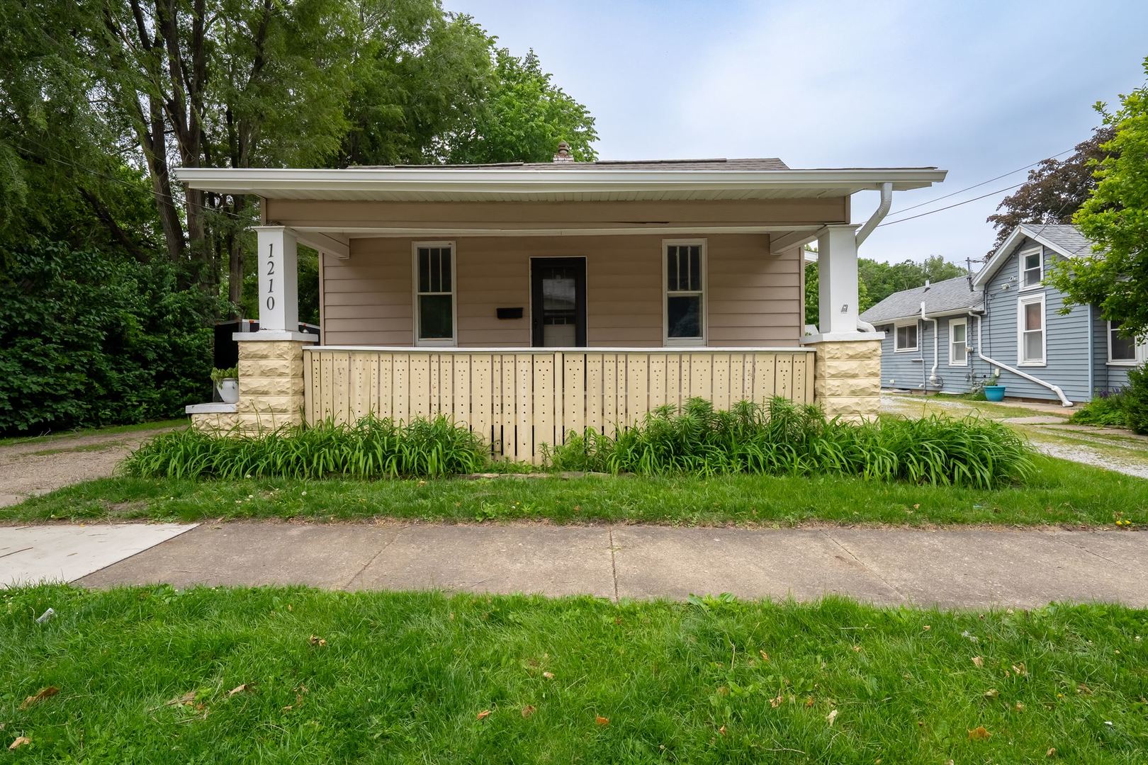 1210 N Madison Street Property Photo 1