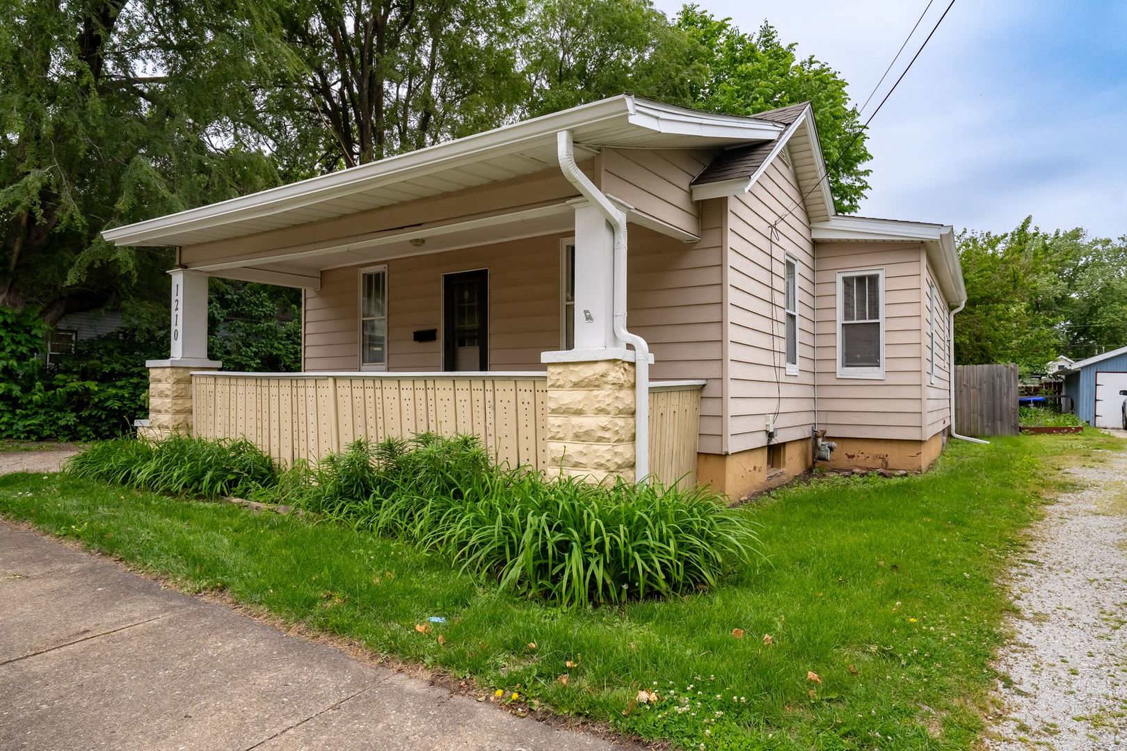 1210 N Madison Street Property Photo 2