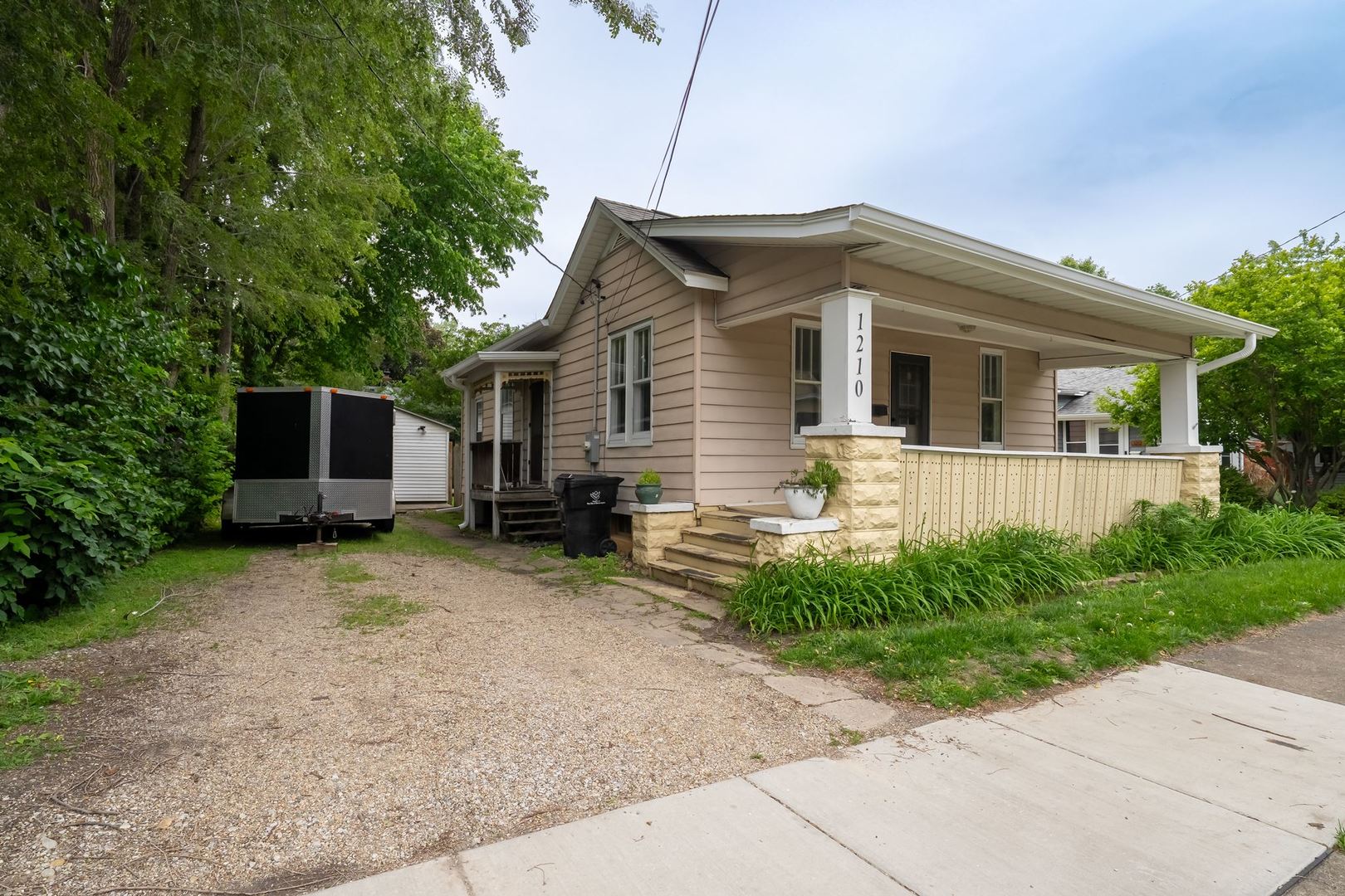 1210 N Madison Street Property Photo 3