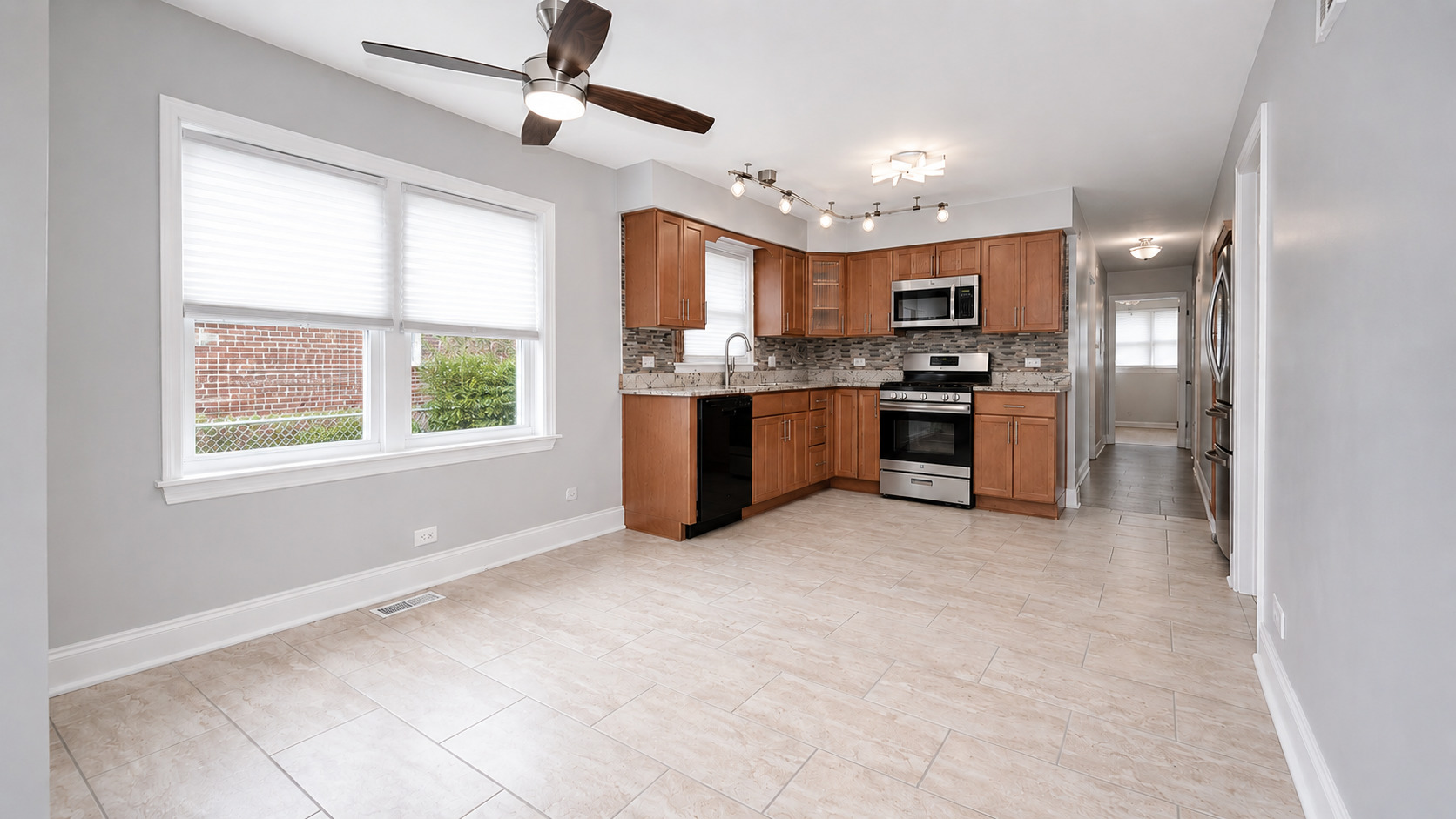 9348 S Michigan Avenue Property Photo 6