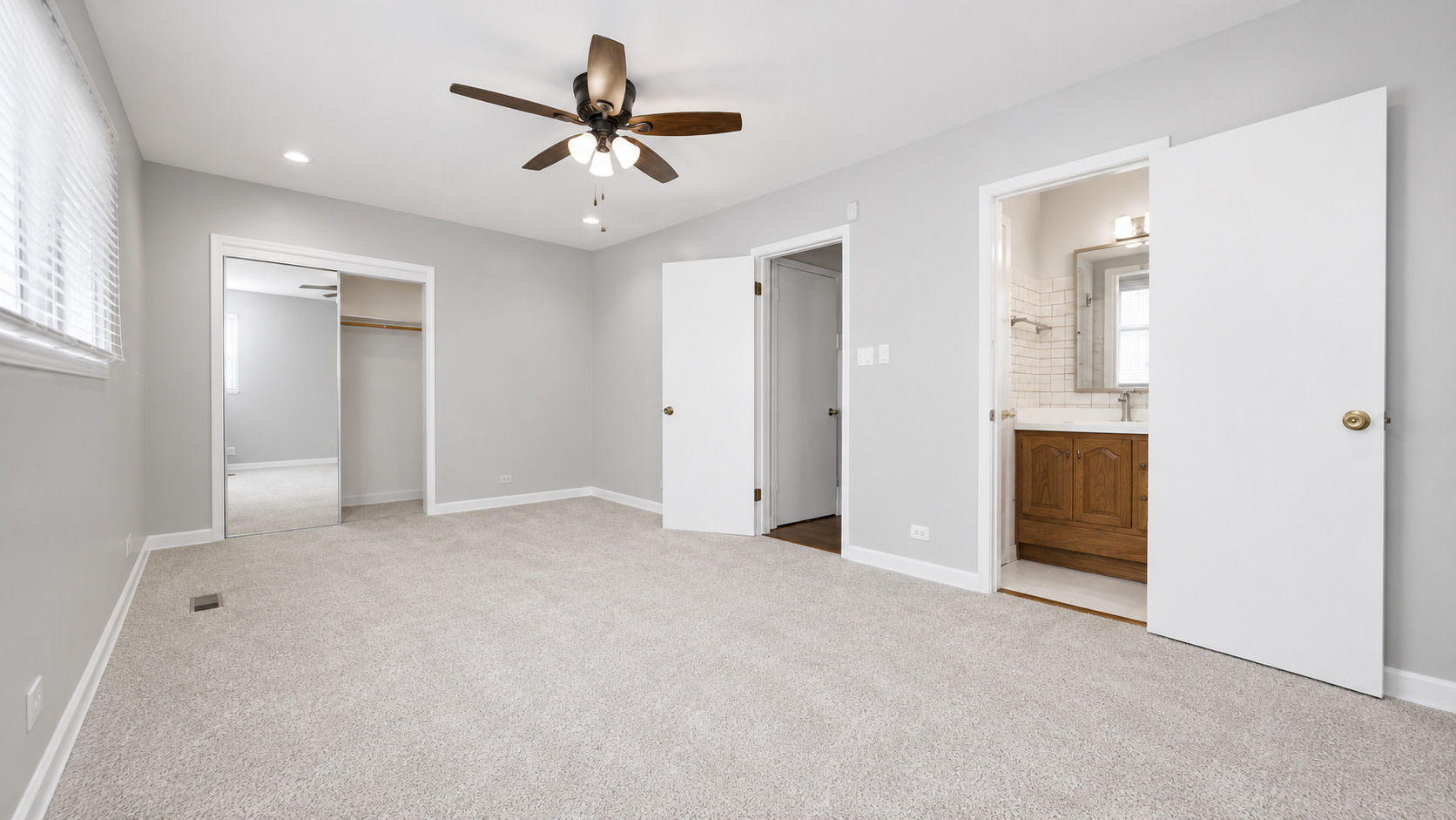 9348 S Michigan Avenue Property Photo 7