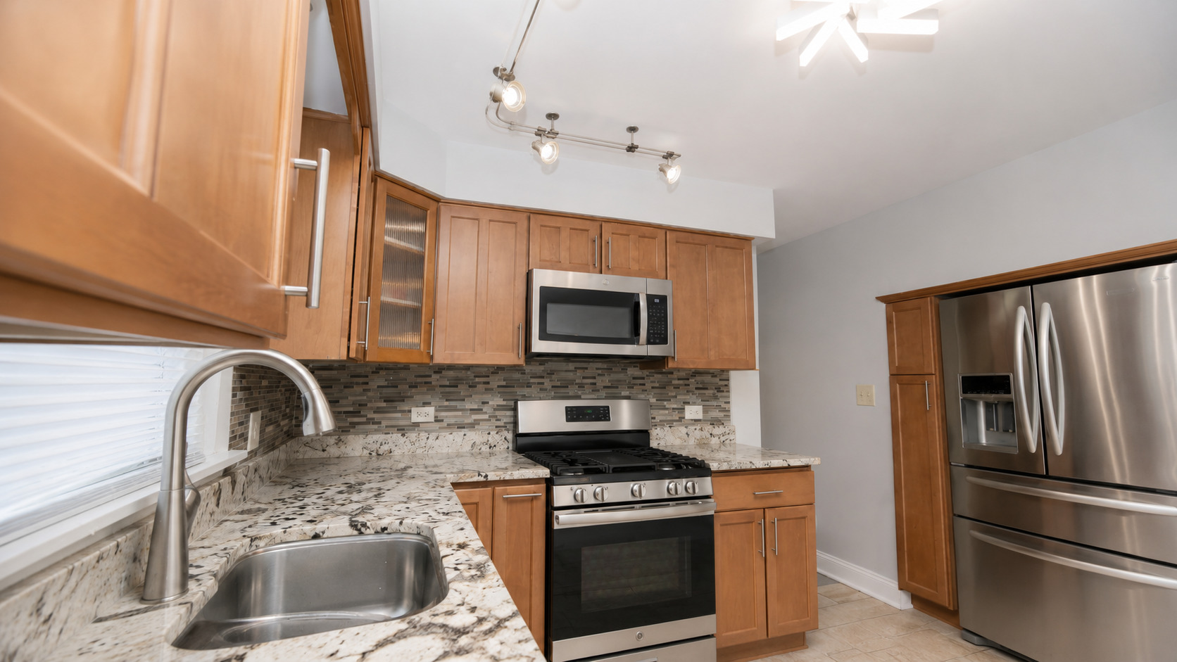 9348 S Michigan Avenue Property Photo 10