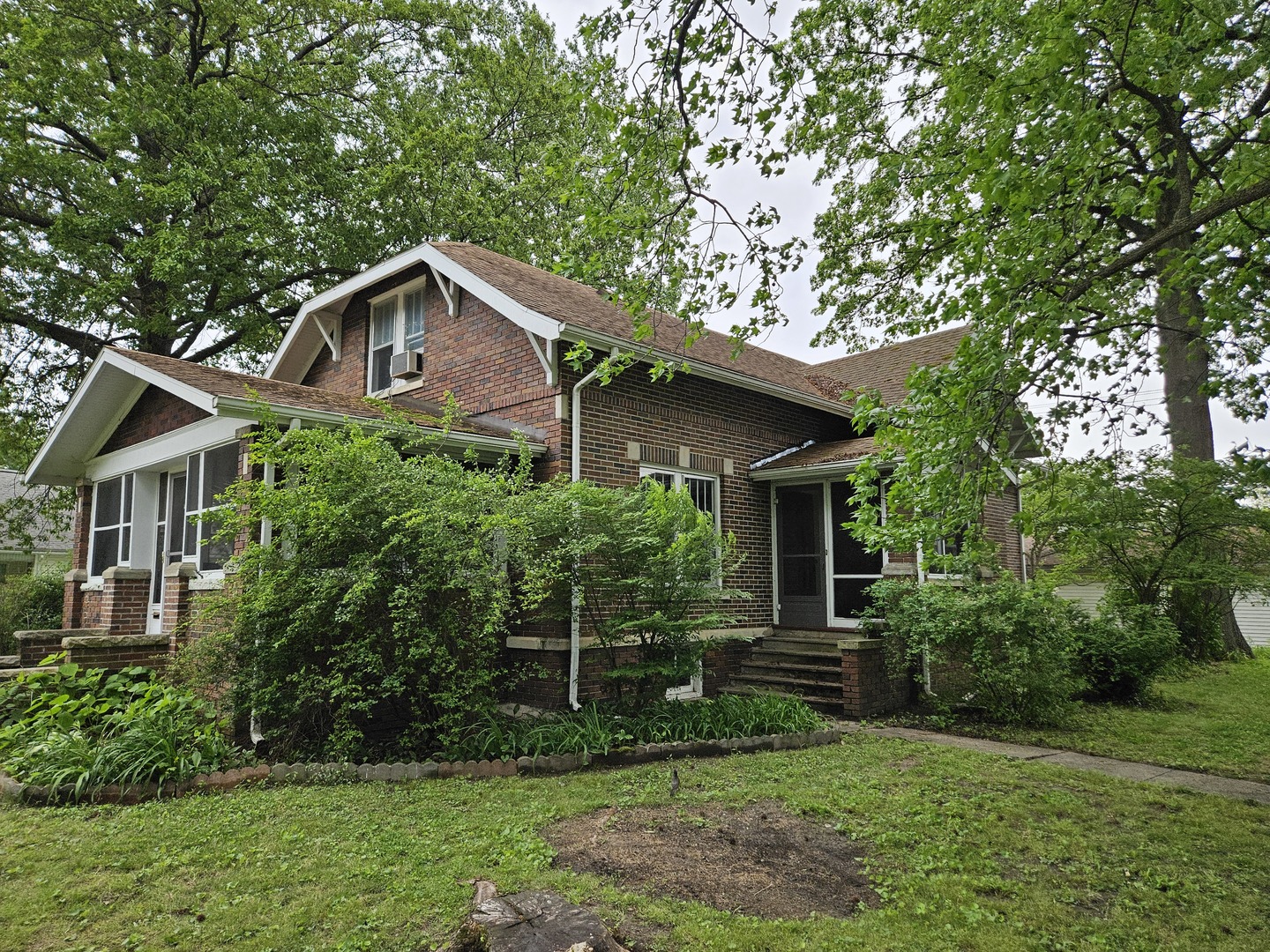 402 E 5th Street Property Photo 5
