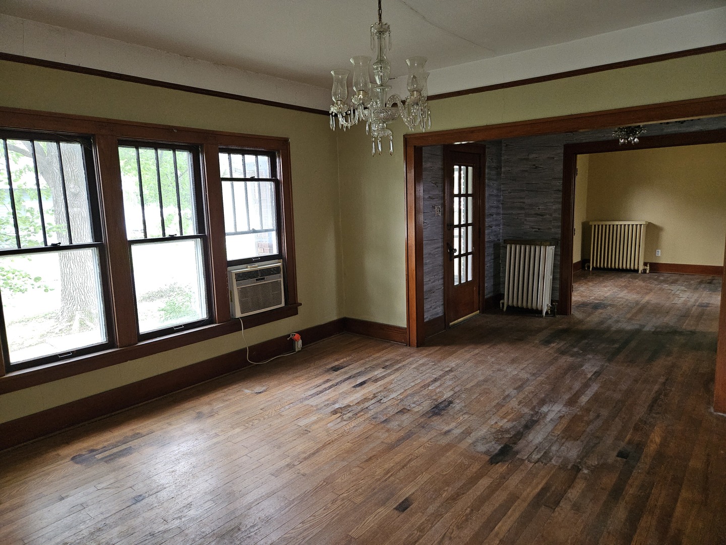 402 E 5th Street Property Photo 14