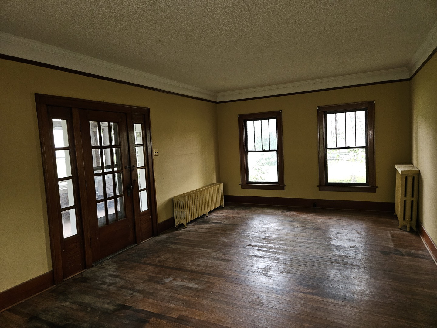 402 E 5th Street Property Photo 15