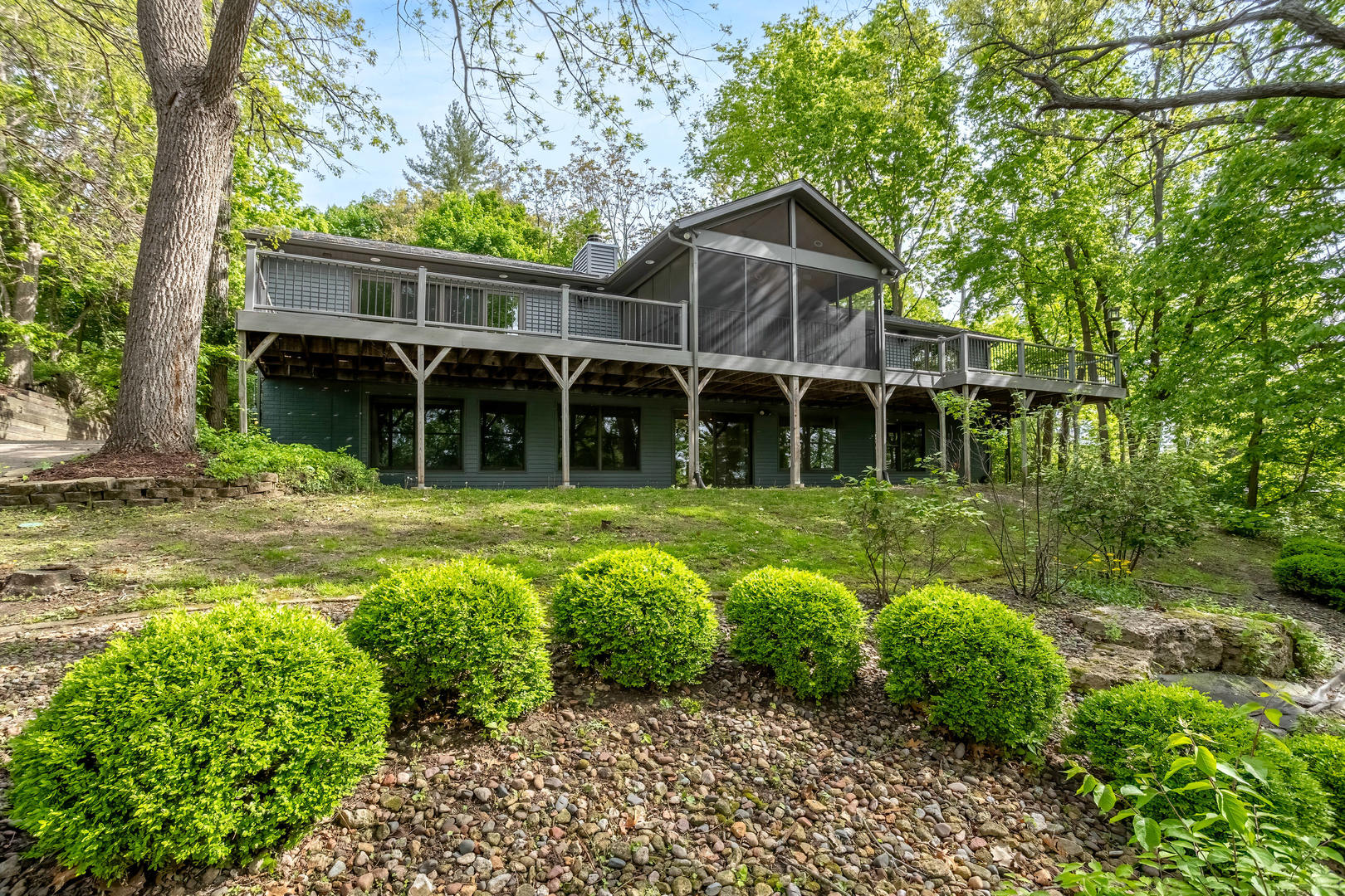 60 Custer Terrace Property Photo 1
