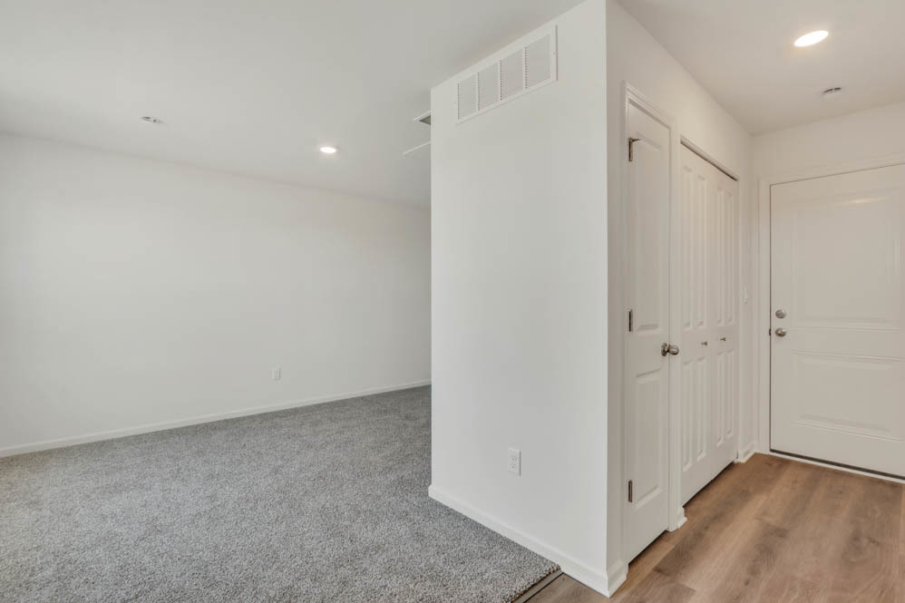 2702 Arrowhead Drive Property Photo 4