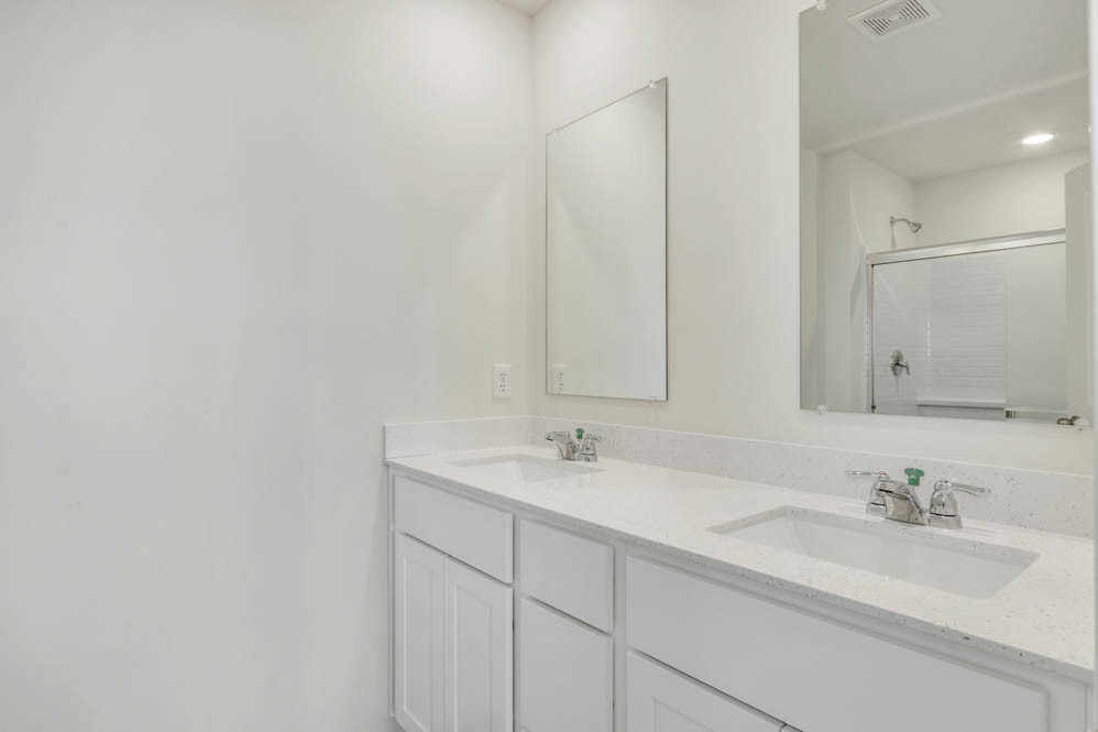 2702 Arrowhead Drive Property Photo 17