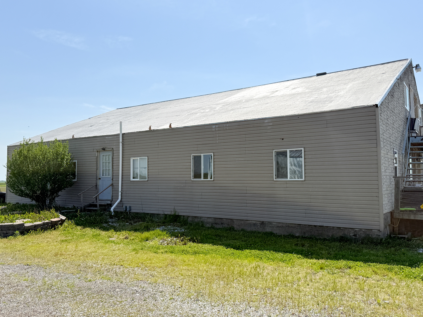 5991 Kinmundy Road Property Photo 7
