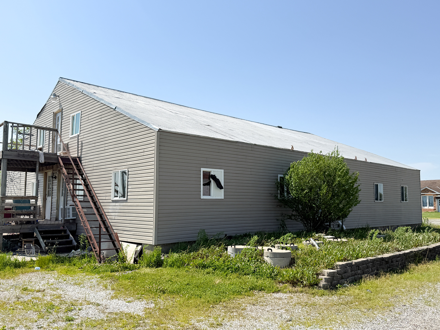 5991 Kinmundy Road Property Photo 9