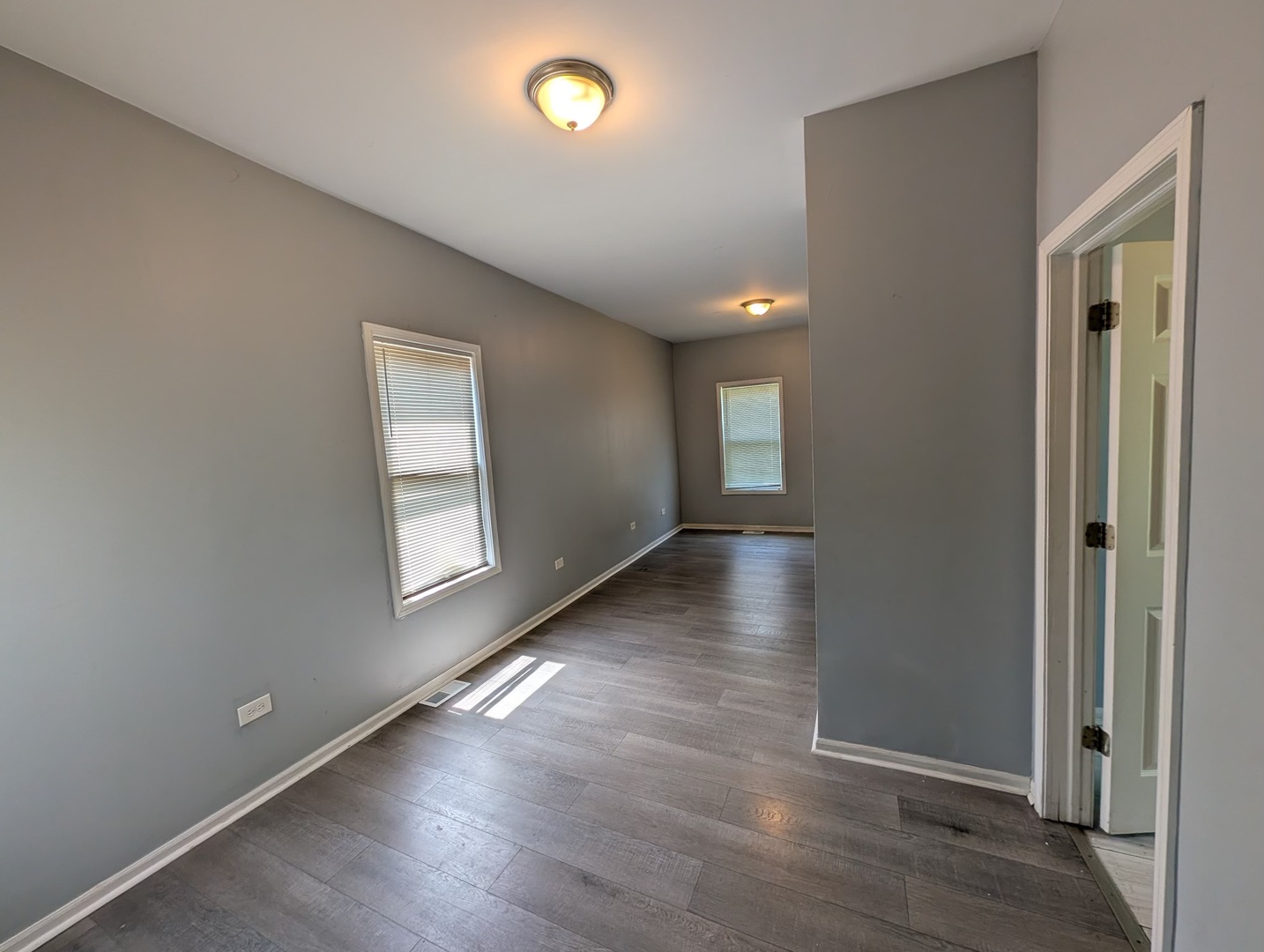 9035 S Exchange Avenue Coach-house Property Photo 5