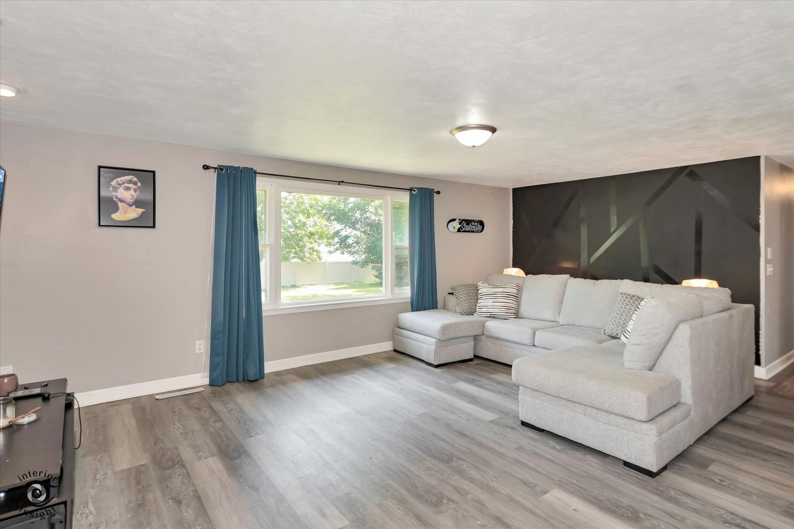 1572 Cardinal Drive Property Photo 2