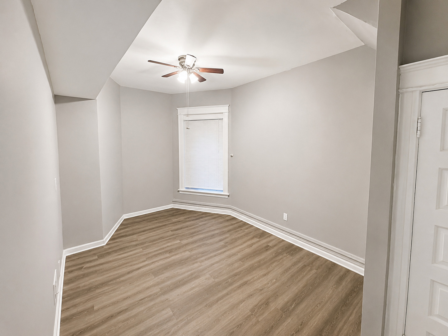6426 S Ingleside Avenue 2 Property Photo 5