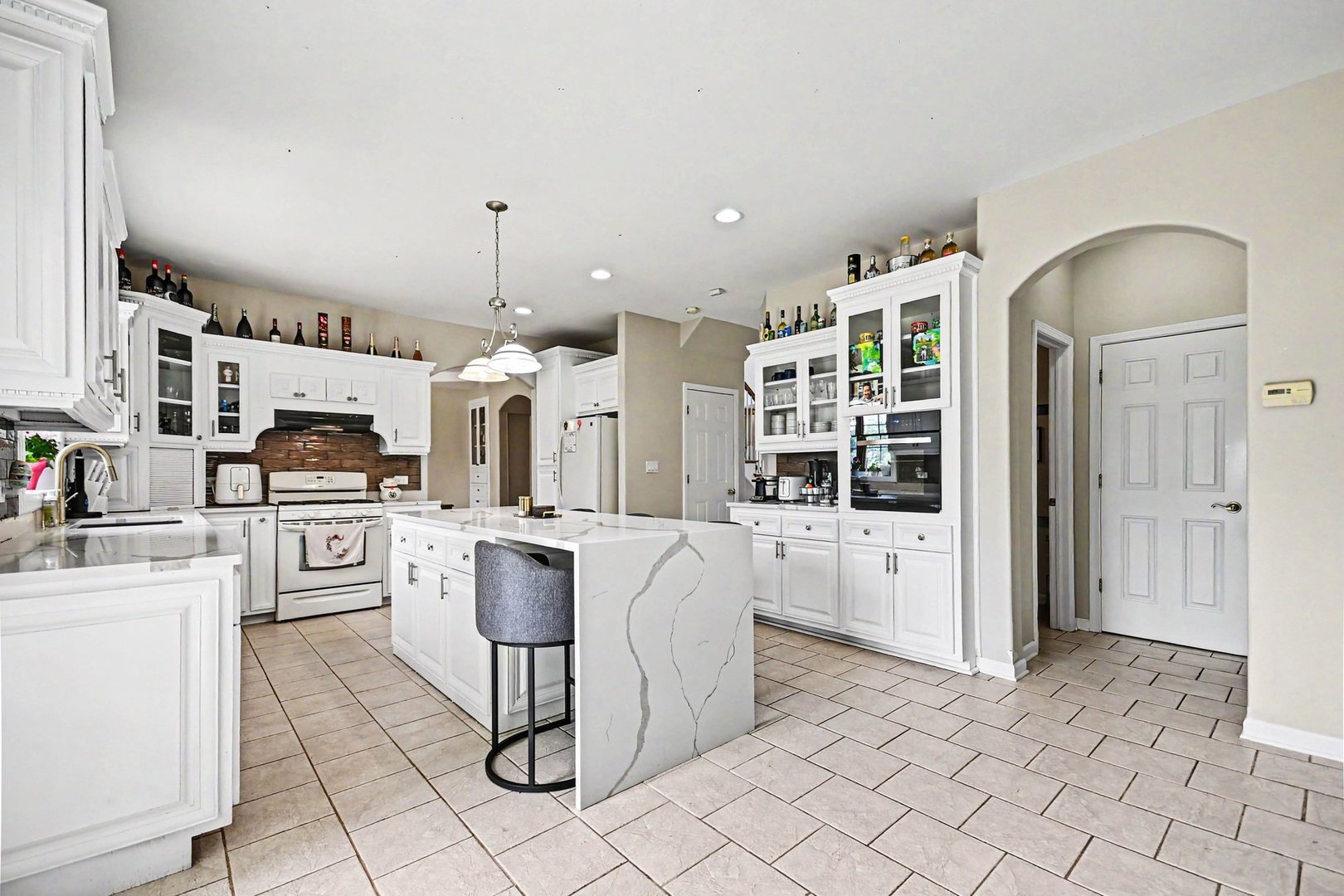 19057 S Saddlebrook Drive Property Photo 6