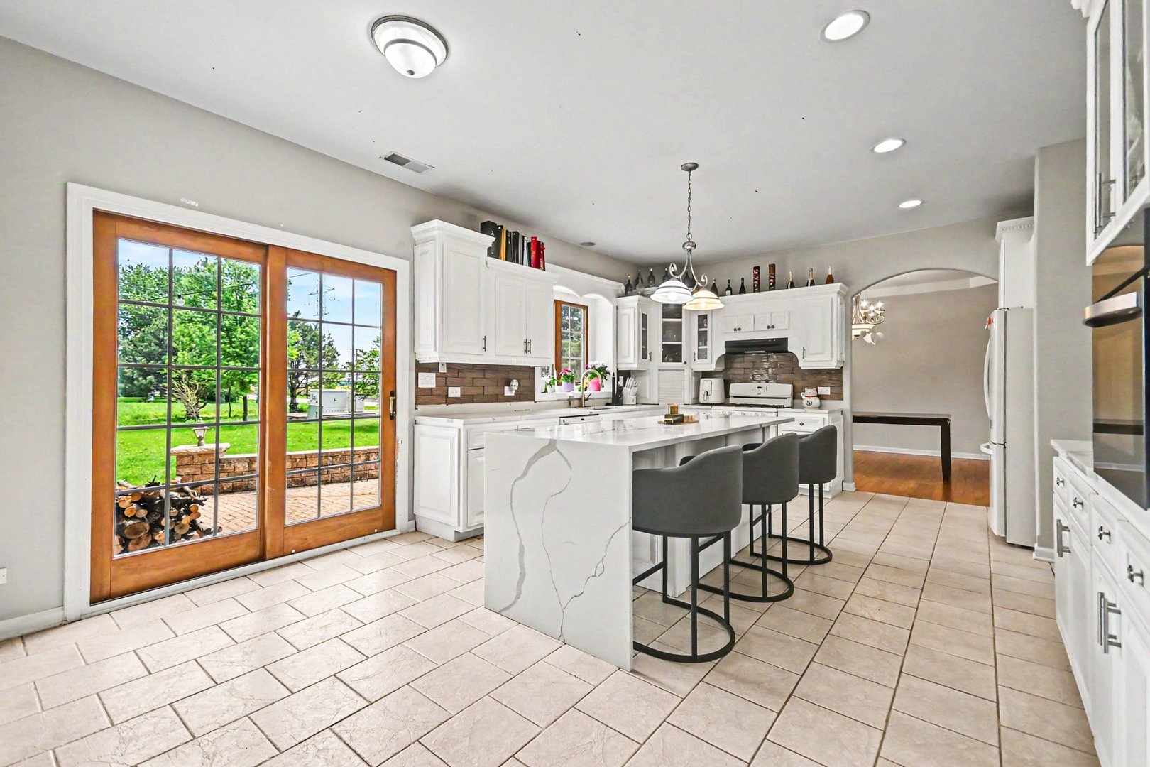 19057 S Saddlebrook Drive Property Photo 8