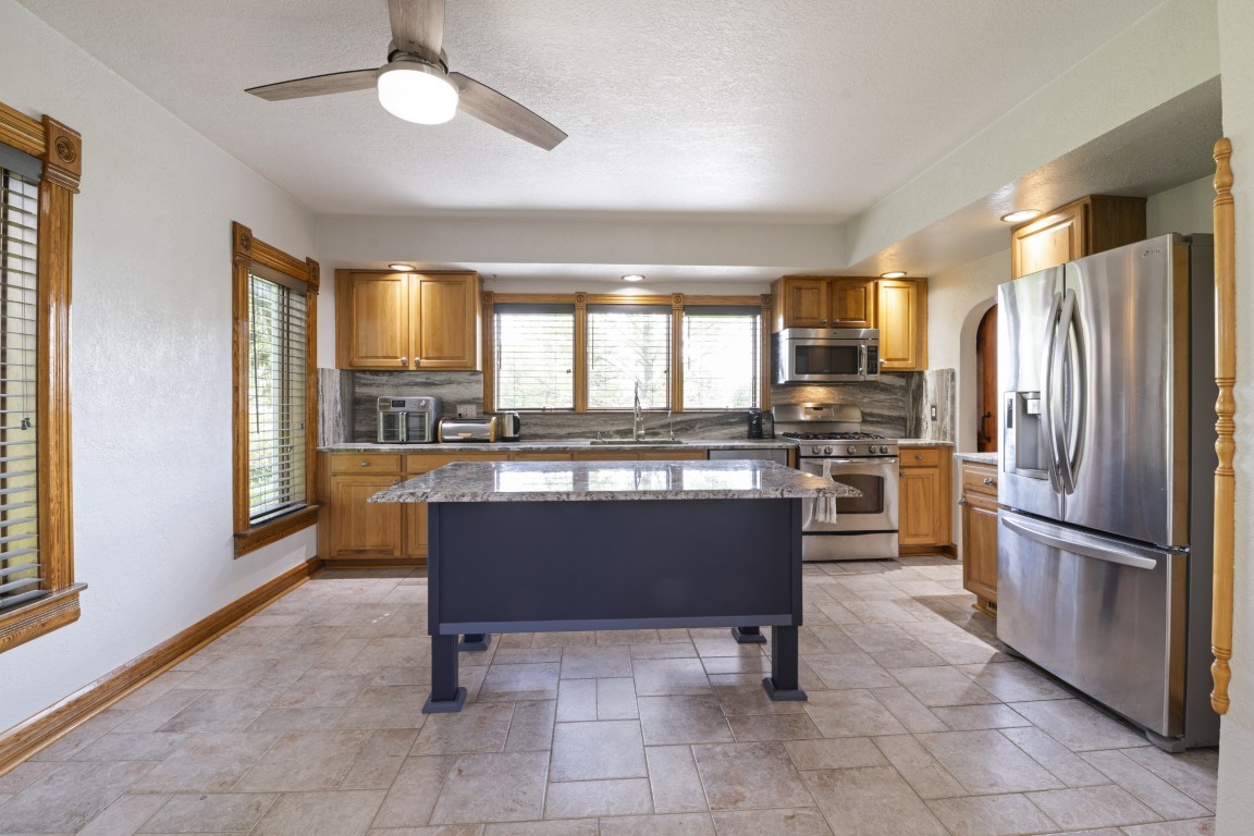 204 Freemont Street Property Photo 7
