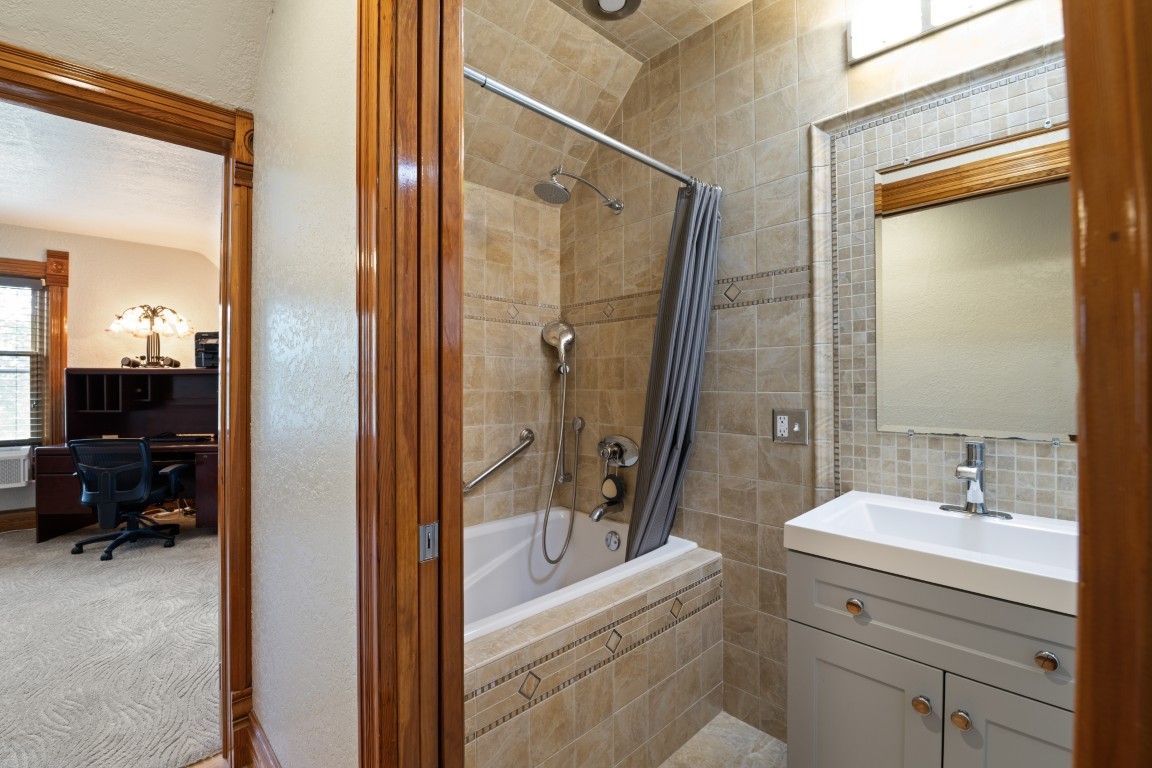 204 Freemont Street Property Photo 25