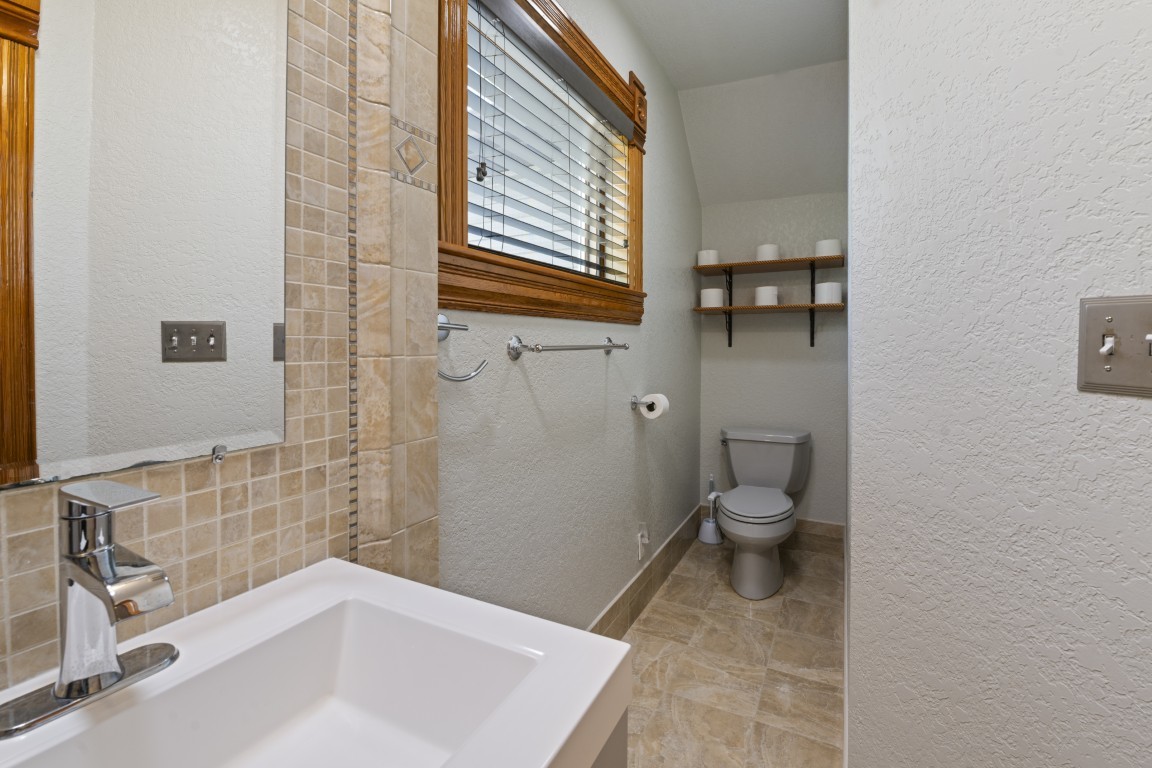 204 Freemont Street Property Photo 45